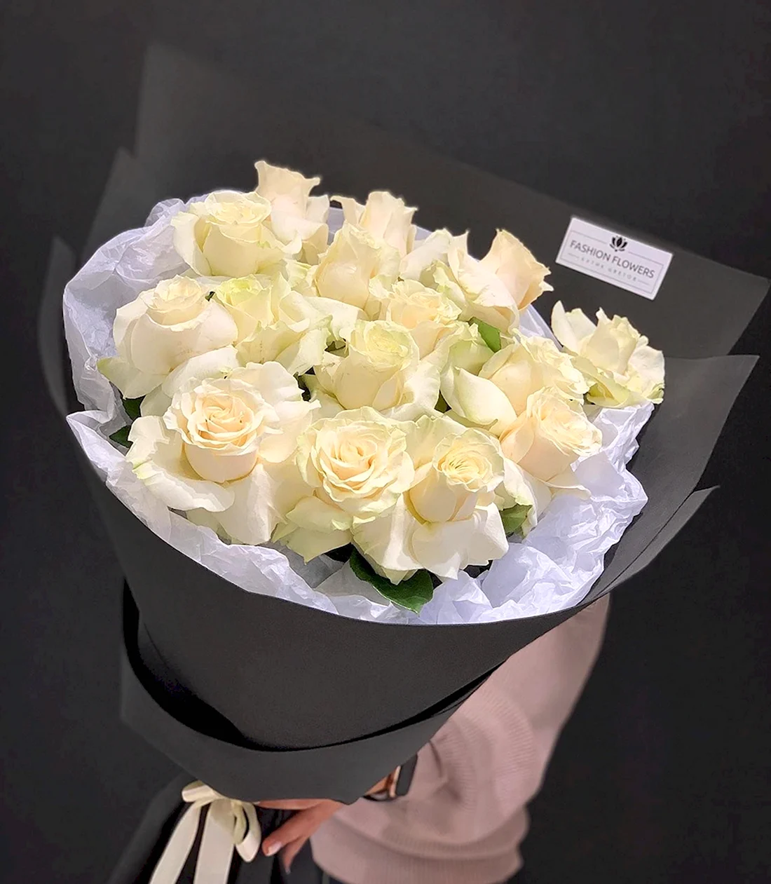 Белые розы эксклюзивный букет
