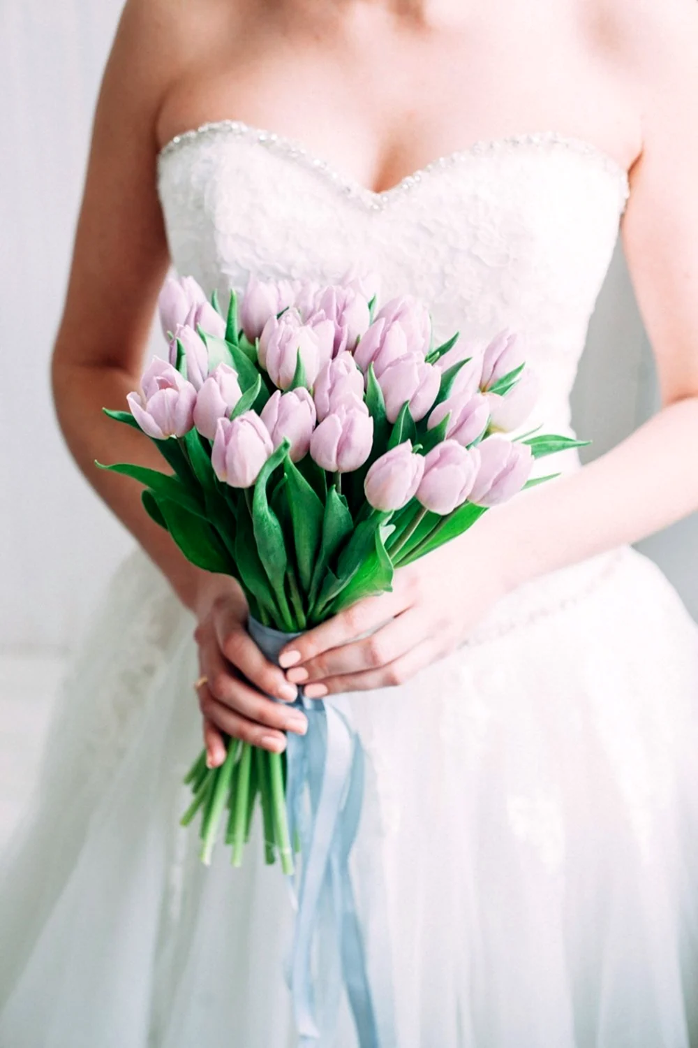 Букет невесты 2022 тюльпаны