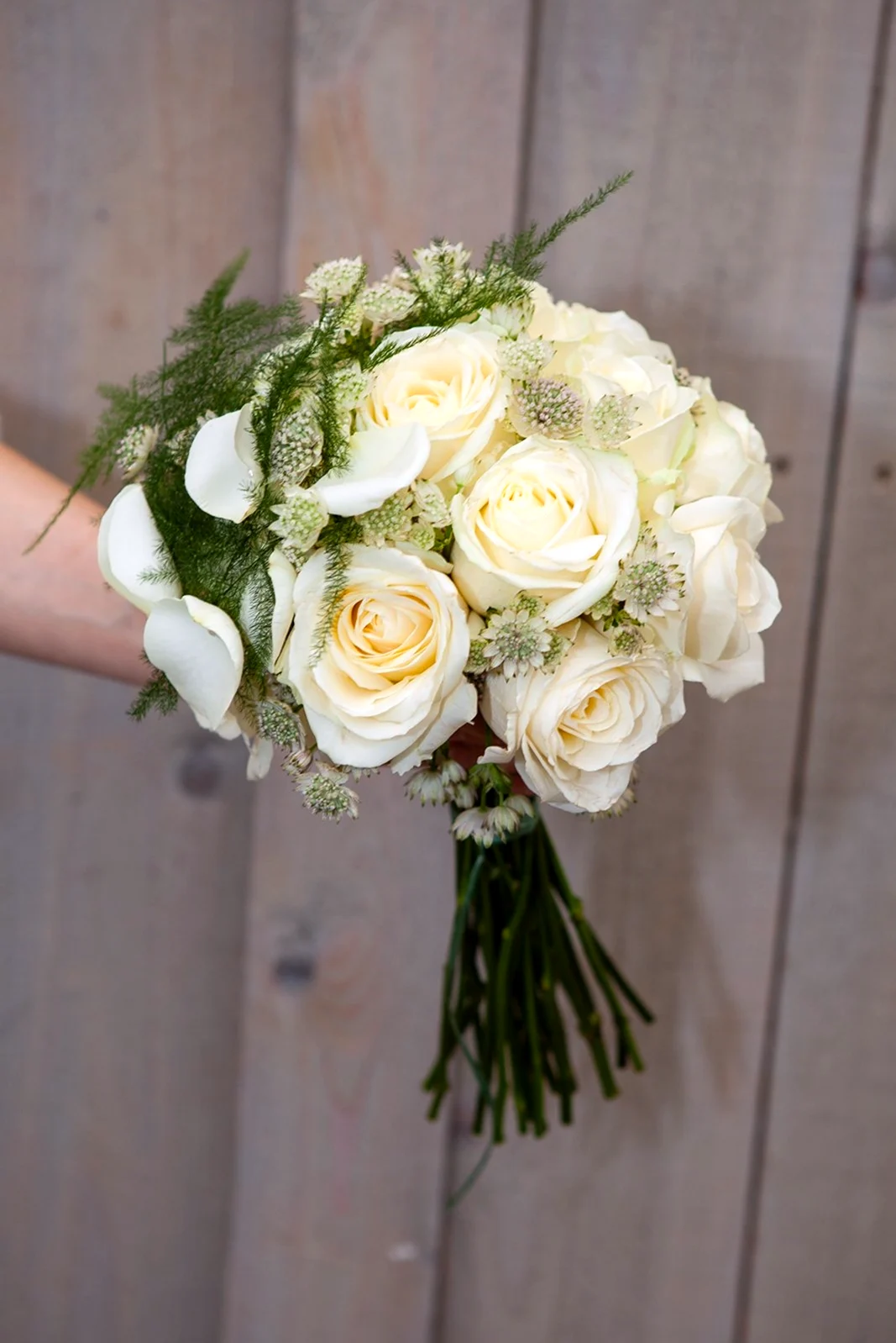 Букет невесты 7 белых роз