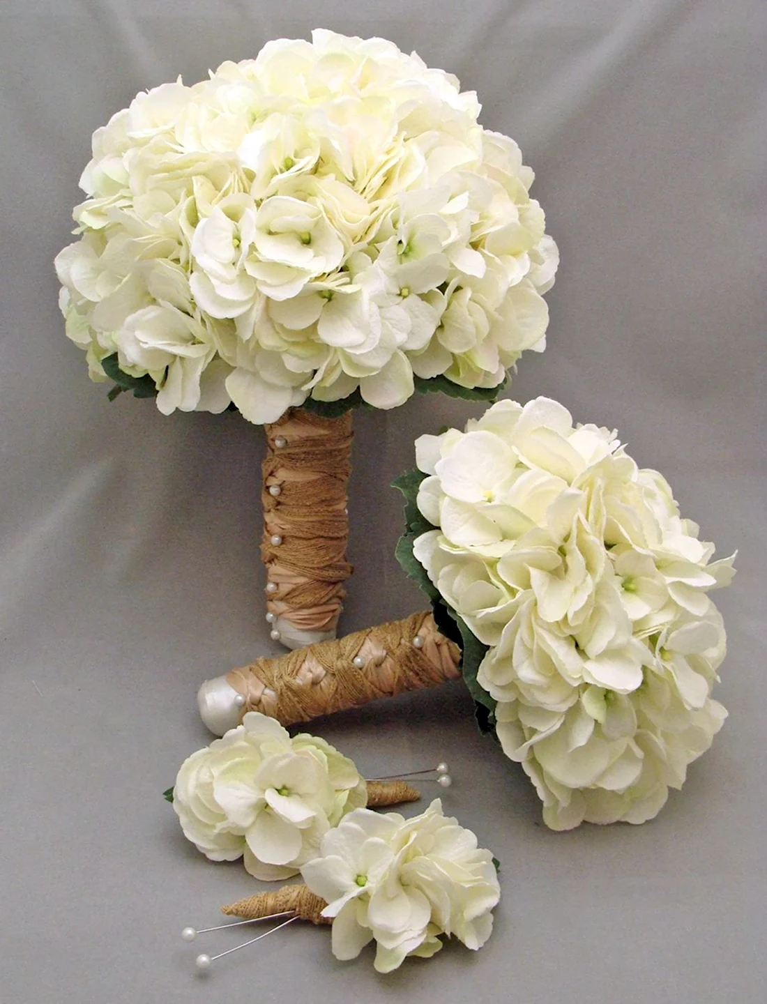 Букет невесты гортензия белая
