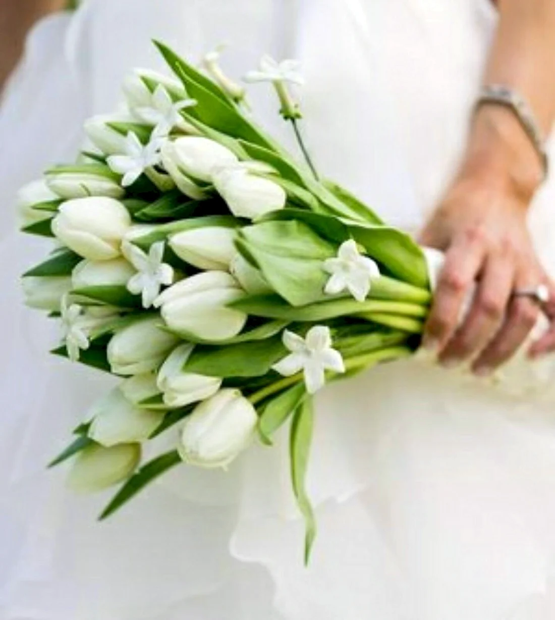 Букет невесты из тюльпанов и фрезий