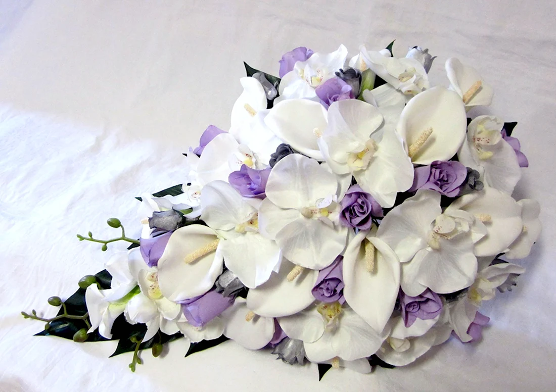 Букет невесты орхидеи каллы розы