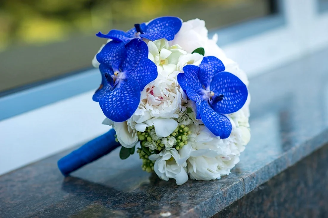 Букет невесты синяя Орхидея
