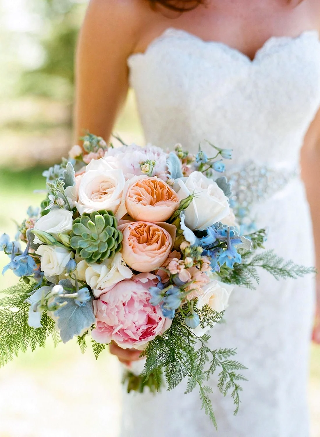 Букет свадебный персиково голубом цвете
