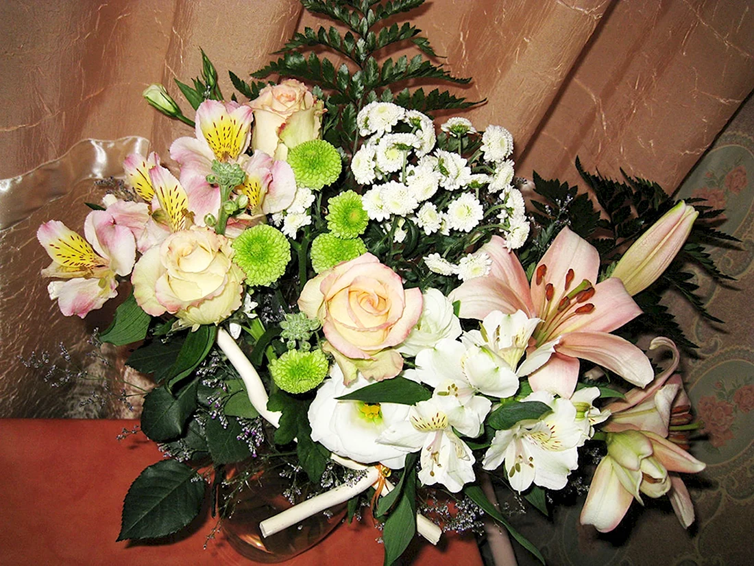 Букет цветов в домашней обстановке