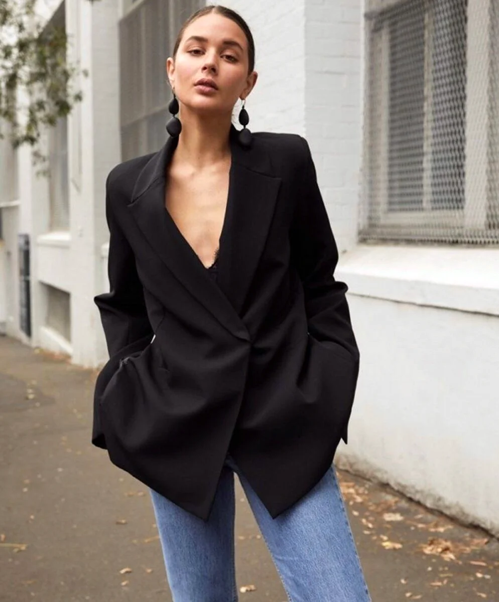 Черный пиджак оверсайз Street Style