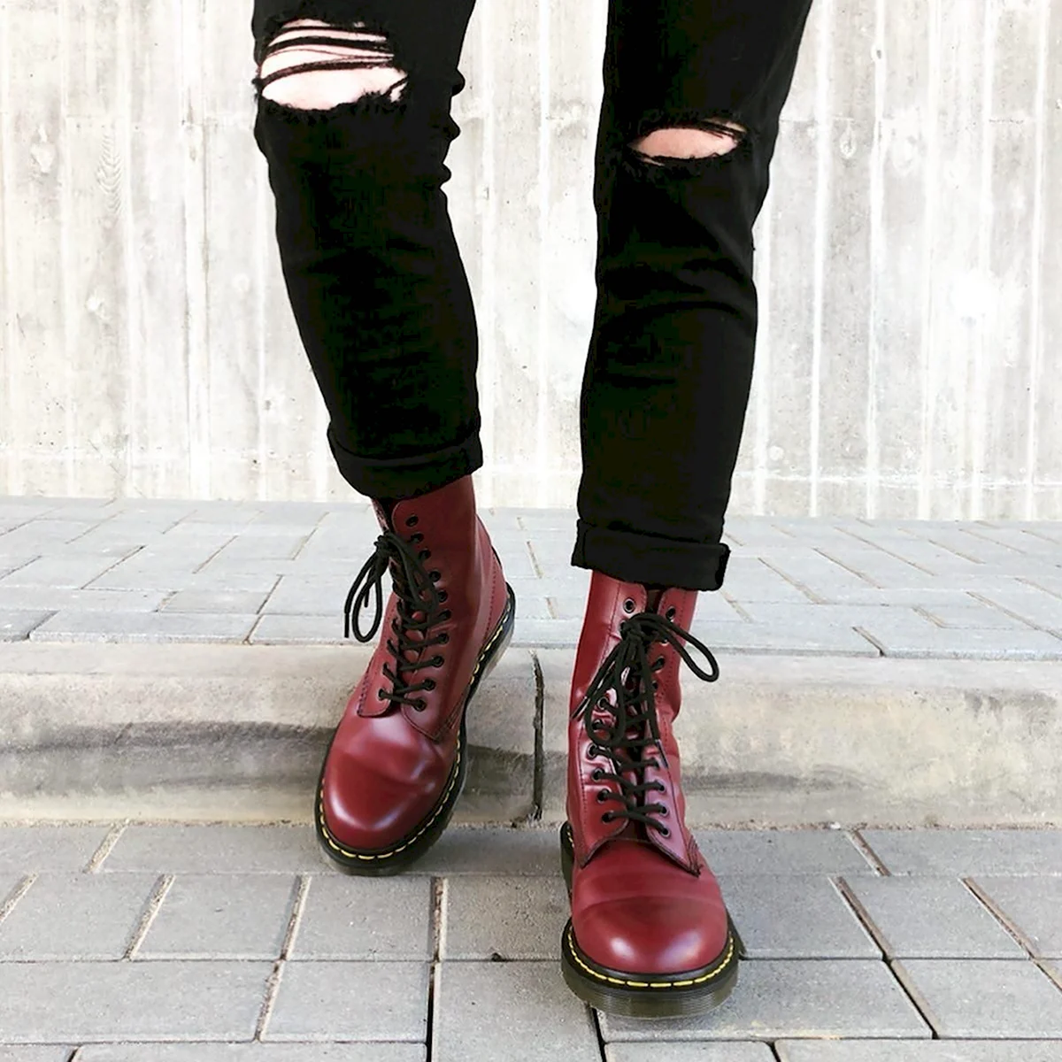 Dr Martens 1490 Cherry Red