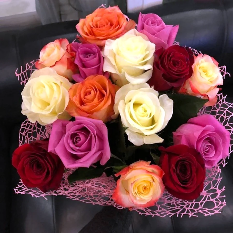 Эквадорские розы разноцветные