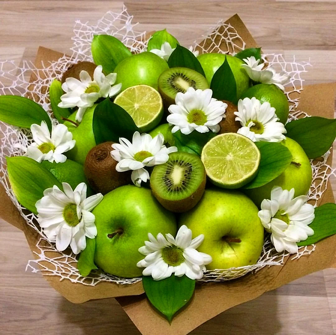 Фруктовый букет с зелеными яблоками