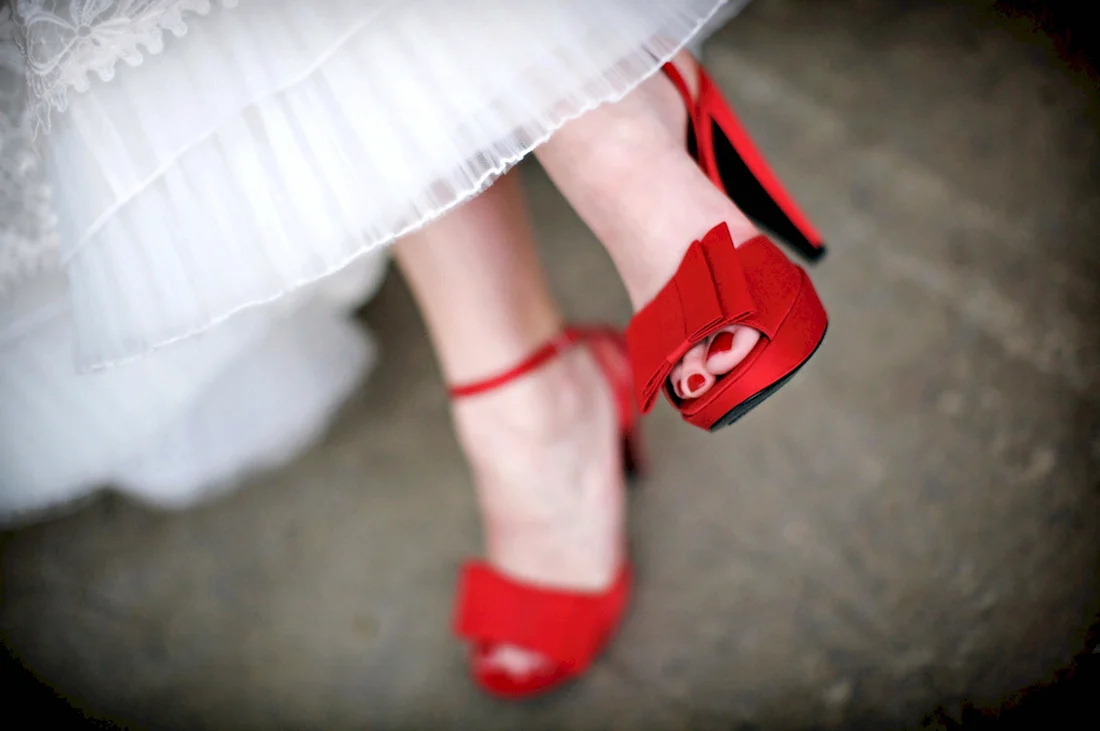 Яркие туфли на свадьбу