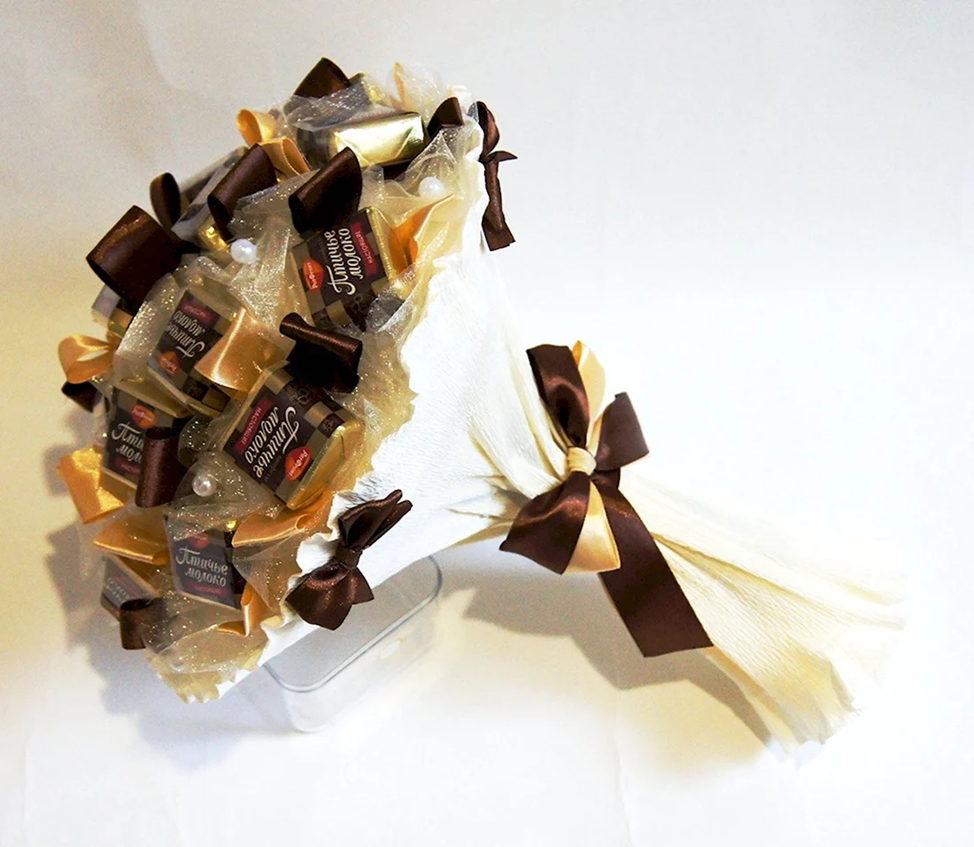 Композиции из шоколадных конфет