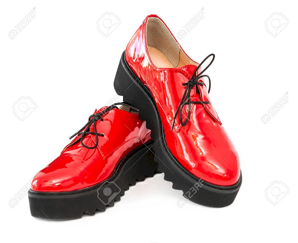 Красные лаковые ботинки резиновые