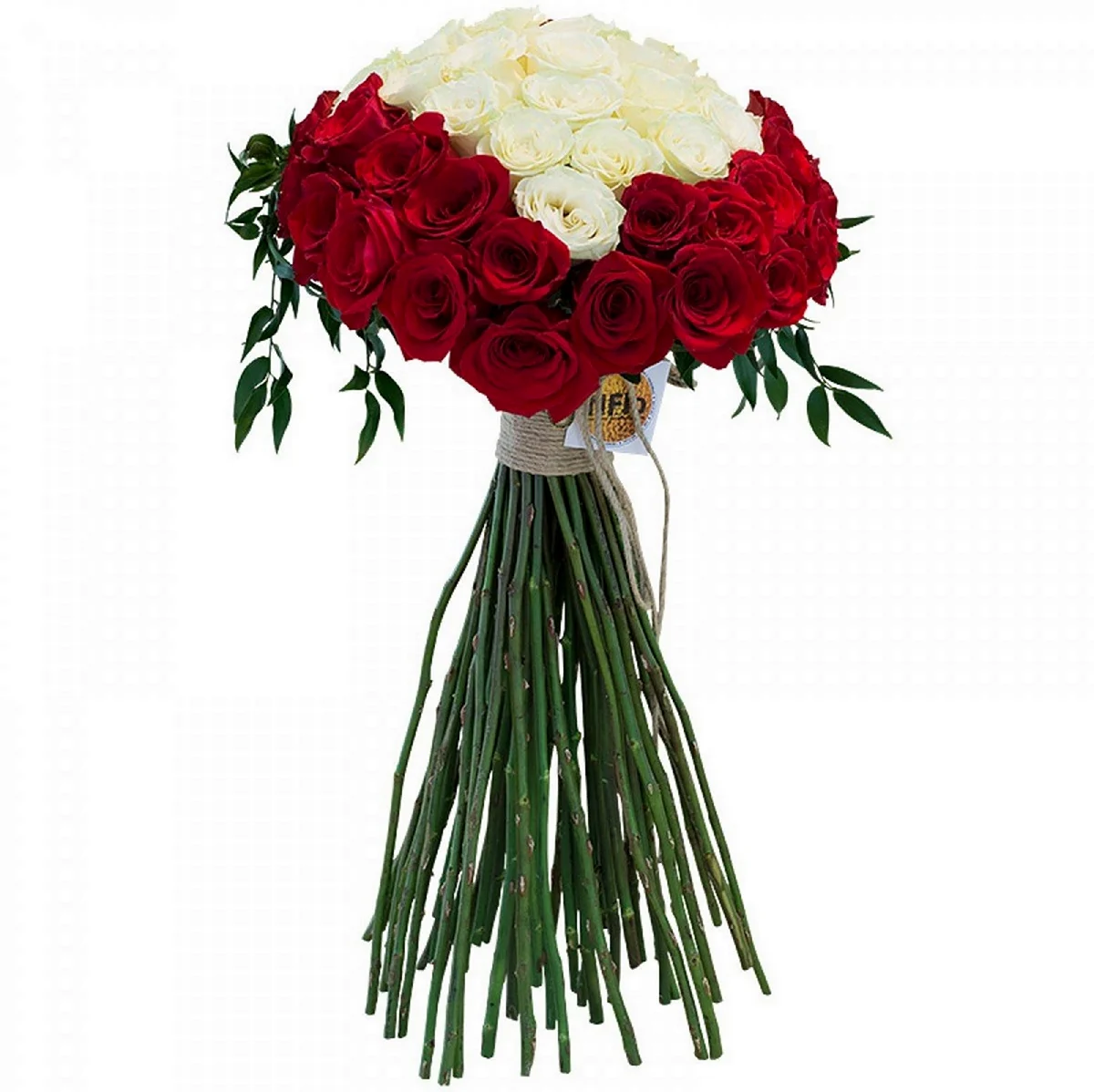 Круглый букет из красных и белых роз
