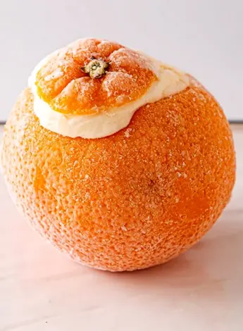 Мороженое во фруктах апельсин