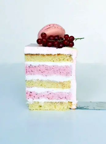 Муссовый торт клубничный пломбир