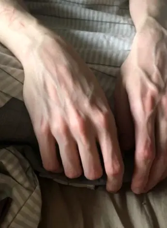 Мужские руки