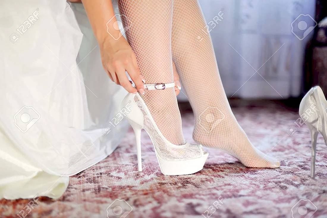 Невеста ноги в туфлях