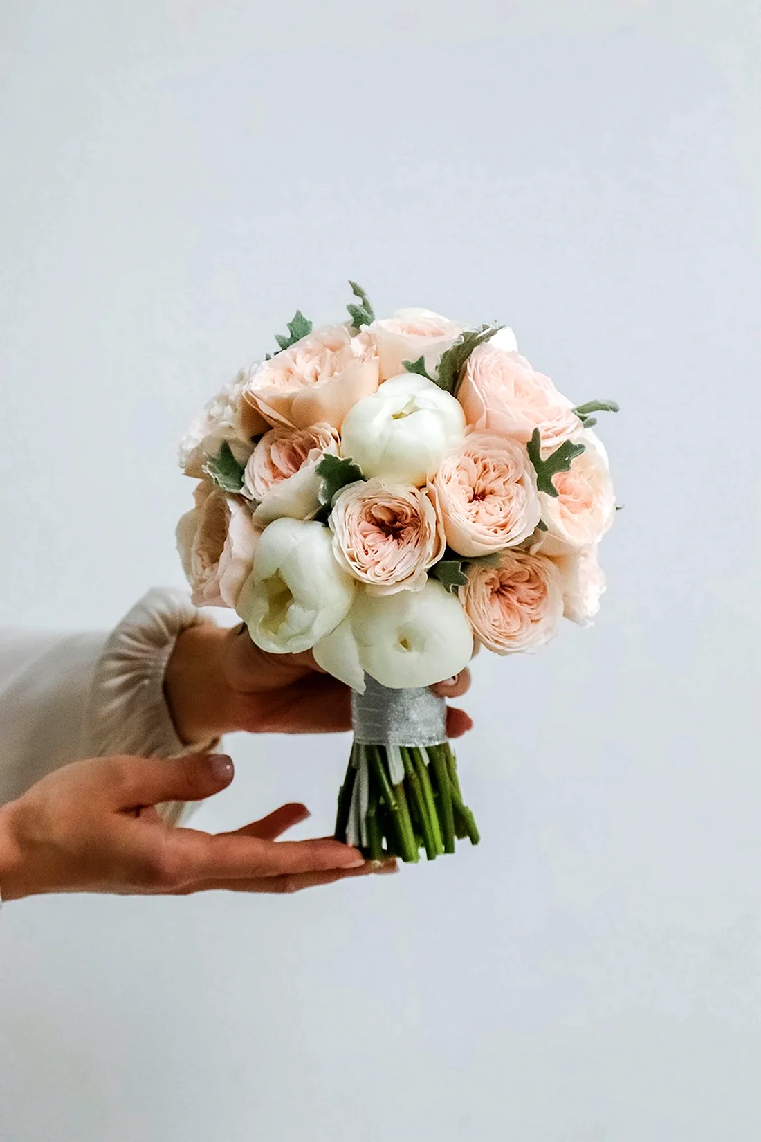 Пионовидные розы букет невесты
