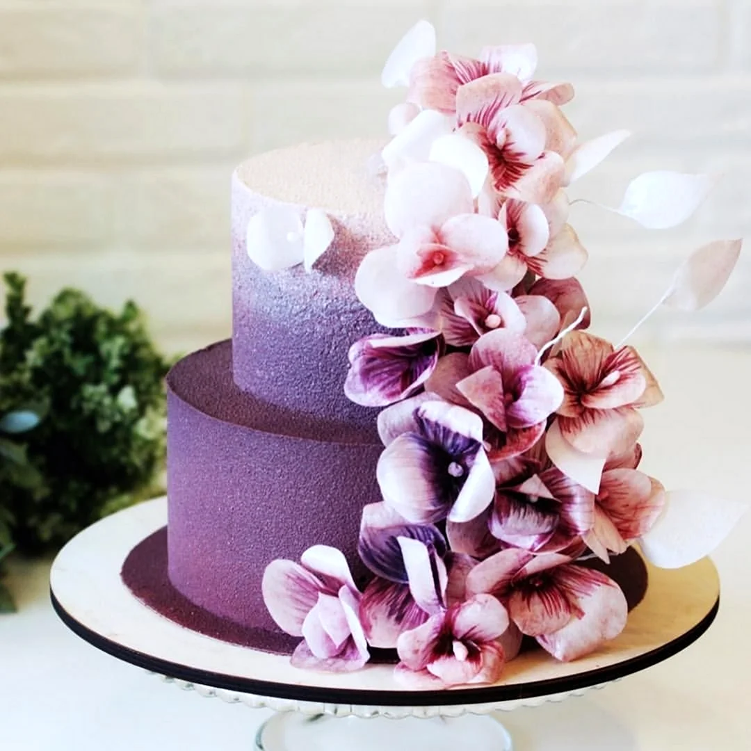 Торт с цветами из вафельной бумаги