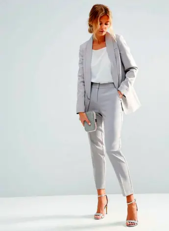 Zara белый брючный костюм
