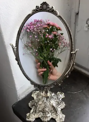 Зеркало цветы