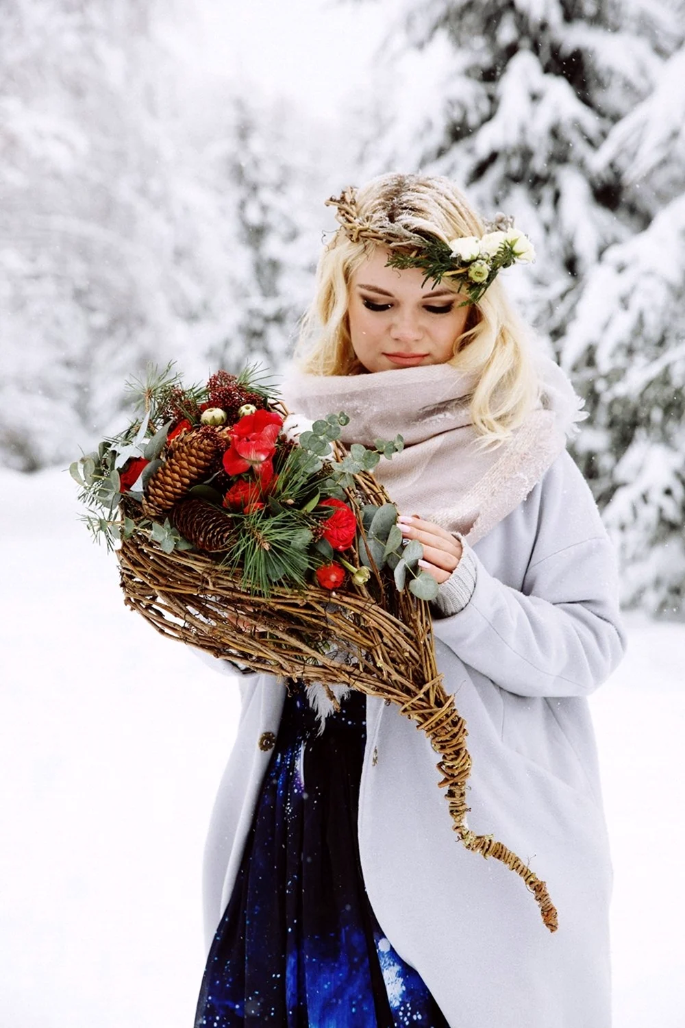 Зимний свадебный образ с цветами
