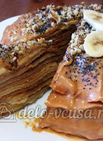 Блинный торт со сгущенкой и бананами