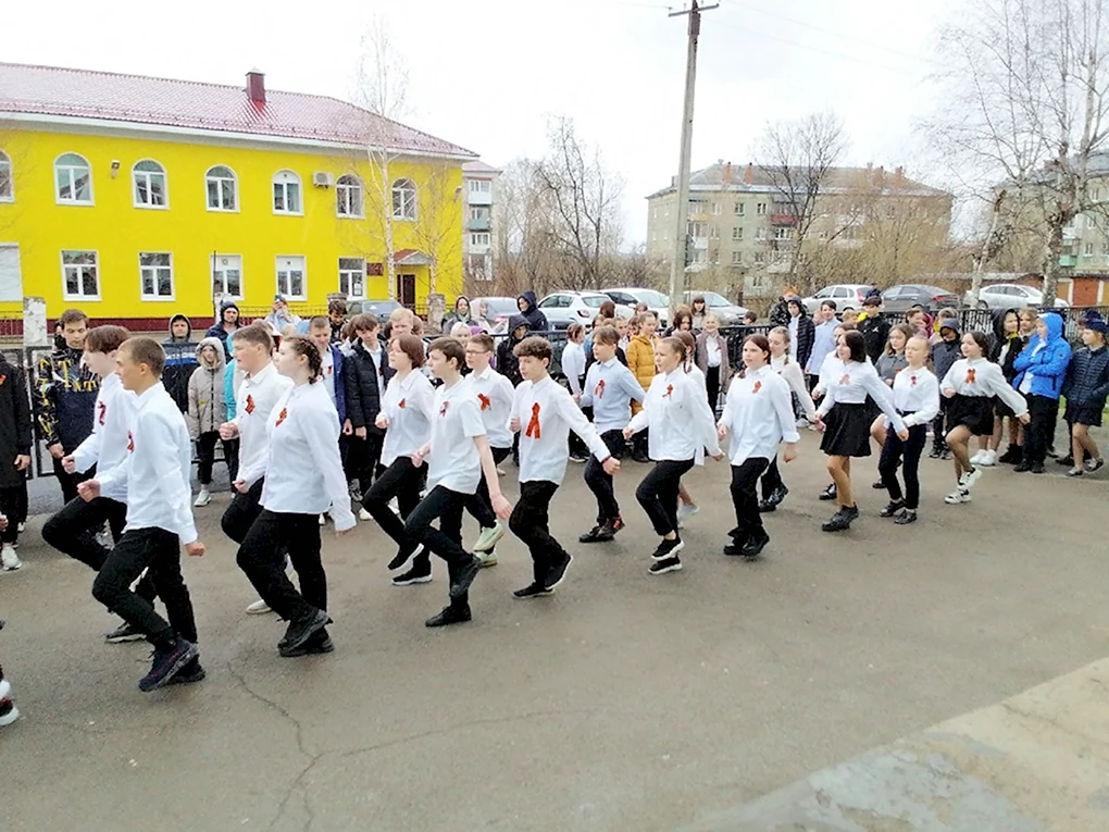 Лысьва победы 34. Лысьва дом ветеранов. Лысьва день города 2015.