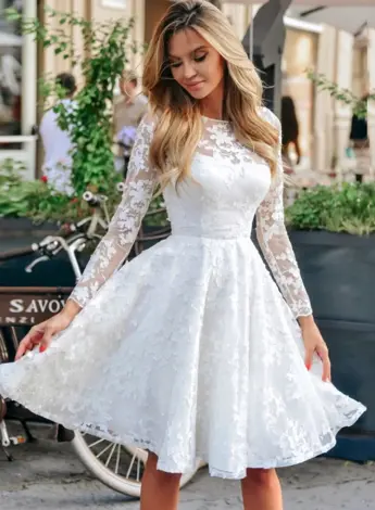 Короткое свадебное платье с рукавами