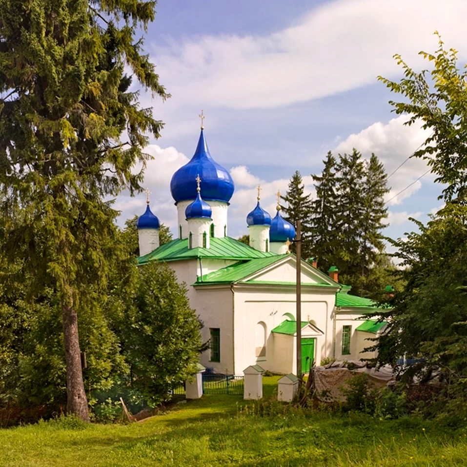 Мало мальский. Мальский монастырь Церковь Рождества Христова. Мальский Спасо-Рождественский монастырь. Изборск Мальский монастырь.