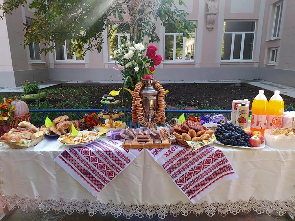 Осенняя ярмарка в школе