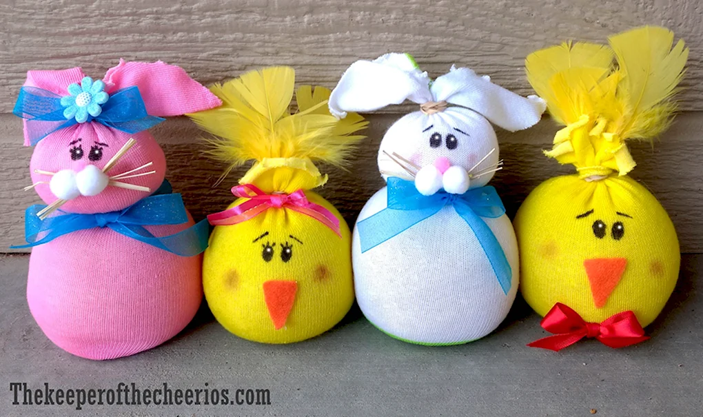 Пасхальный декор. Кролики из носков - Easter decor. DIY sock bunnies