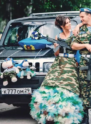 Свадьба в военном стиле