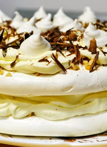 Торт безе с фундуком Hazelnut Meringue Cake