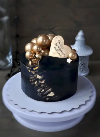 Торт c шоколадными шарами