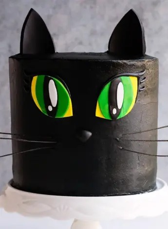 Торт с черным котом