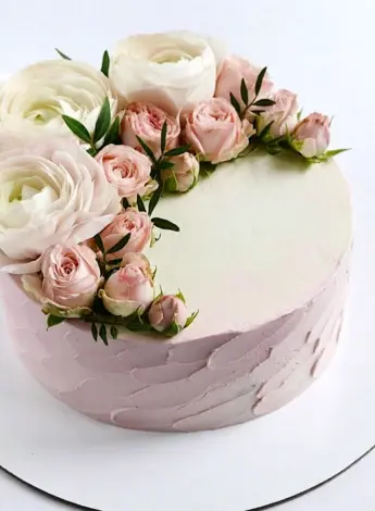 Торт с розами живыми одноярусный