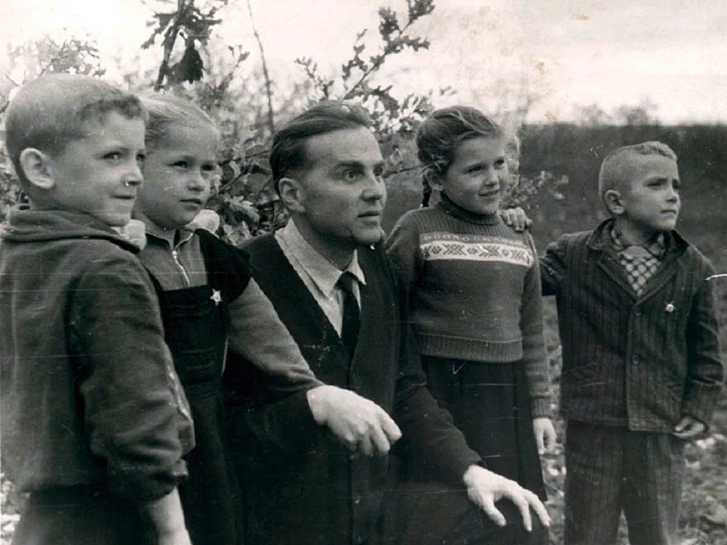 Василий Сухомлинский