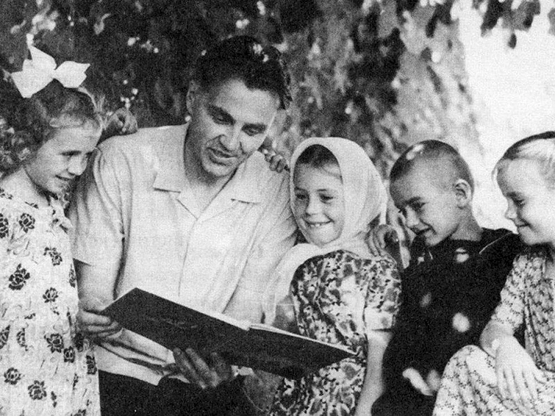 Василий Сухомлинский