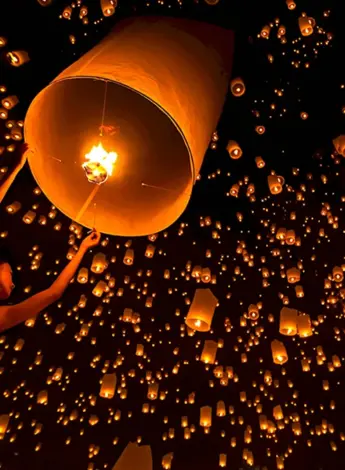Yi Peng Lantern Festival фестиваль фонариков в Таиланде