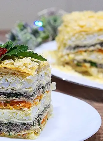 Закусочный Наполеон с рыбной консервой