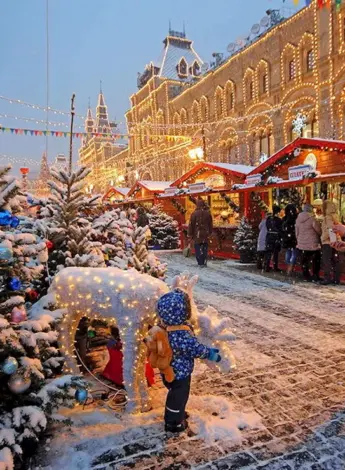 Зимняя ГУМ ярмарка красная площадь